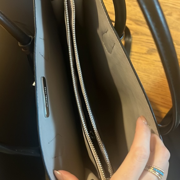 Micheal Kors purse - Picture 3 of 4